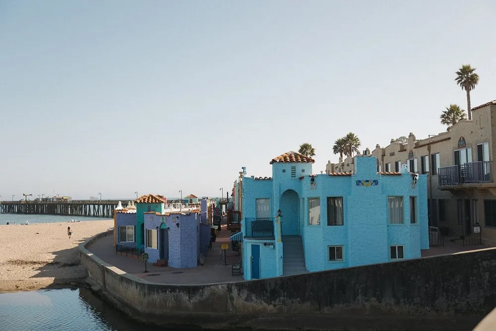 Venetian Court and the beach